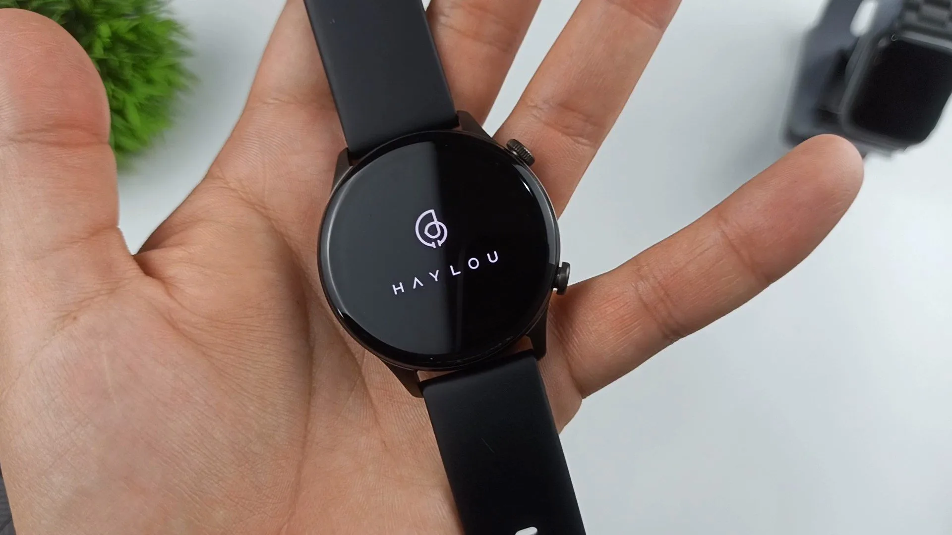 Haylou Solar Plus smartwatch image 2